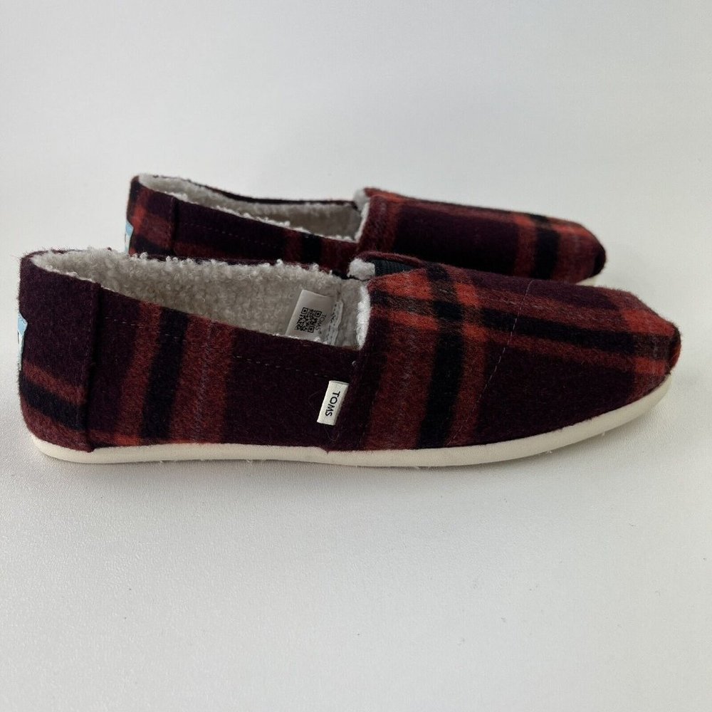 Toms Women's Belmont Shoes Size 7.5 Red Plaid Flannel with Faux Shearling